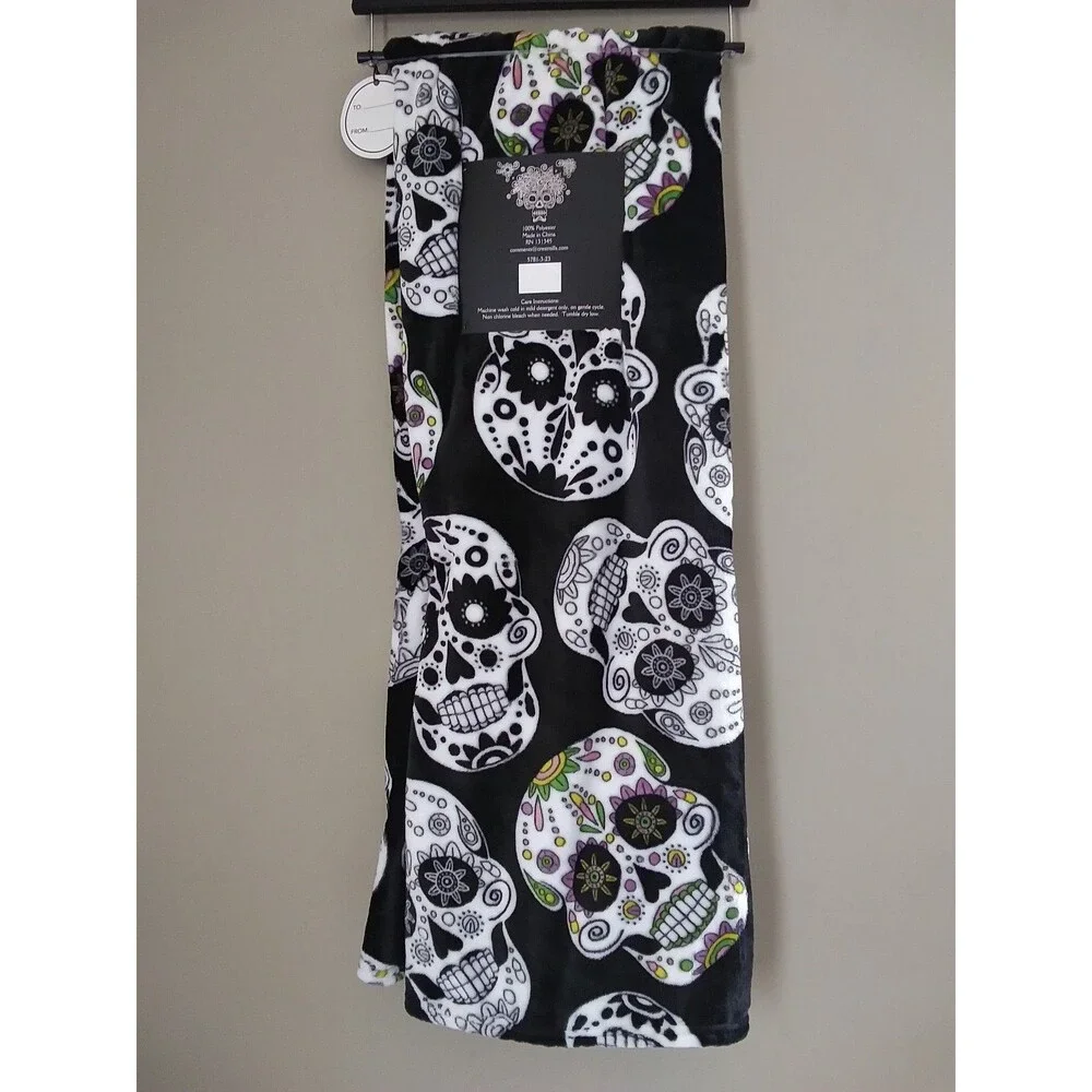 NWT Dia De Los Muertos Blanket